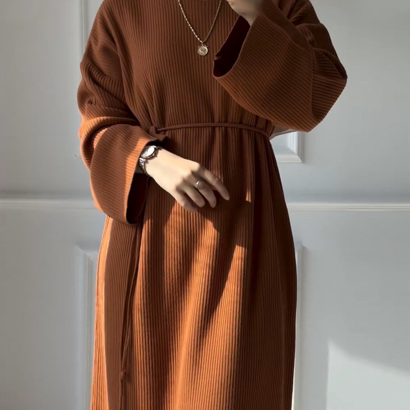 Dubai Turkish Fashionable and Elegant Solid Color Middle Eastern Autumn and Winter Thick Knitted Loose Sweater Dress