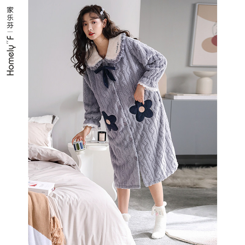 Sleeping robe ladies sleepwear bathrobe, autumn and winter style winter long version of flannel thicken plus suede coral suede home for winter