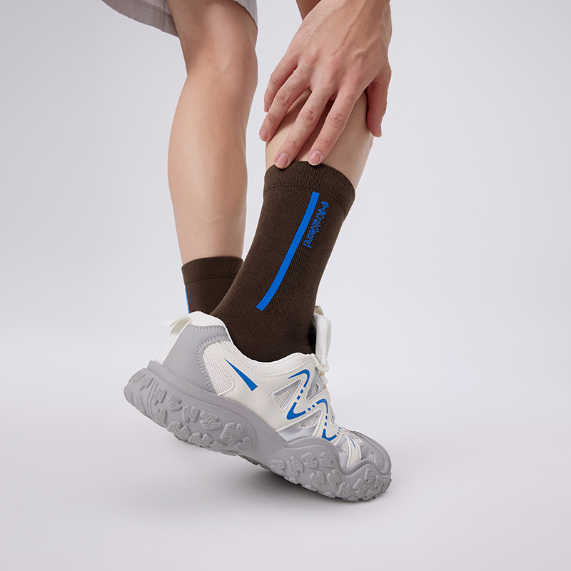 男士春夏运动潮袜：时尚与功能兼备的秘密武器