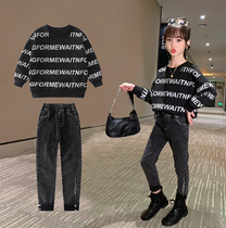 Girls suit spring and autumn 2021 new large childrens western style sweater jeans childrens fashion two-piece set women