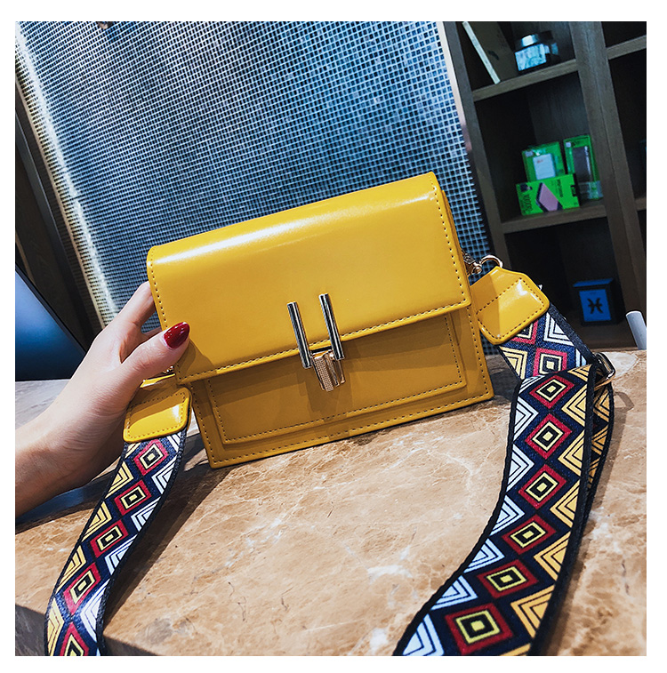 Túi xách nữ 2019 phiên bản mới Hàn Quốc của túi Messenger hoang dã thời trang nữ chic đơn giản retro rộng vai dây đeo túi vuông nhỏ - Túi xách nữ túi xách nữ đẹp