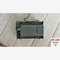 Siemens plc 214-1AD23-0XB8 is powered on as shown in the figure. Please inquire before bidding after disassembling the parts.