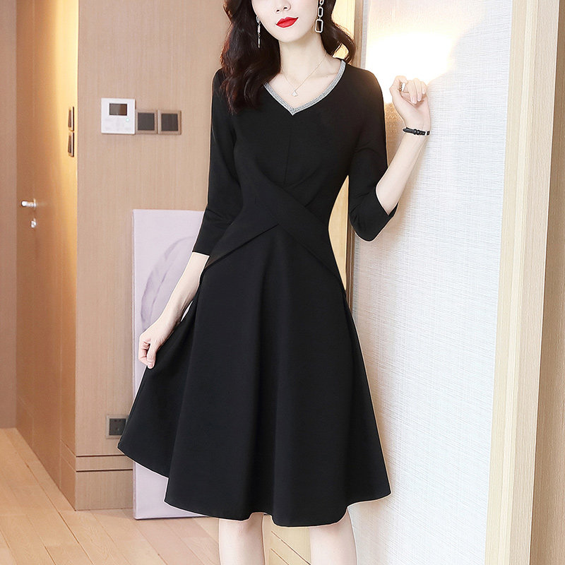 2021 new dress spring and summer black temperament high-end foreign school thin socialite Hepburn small black dress dress