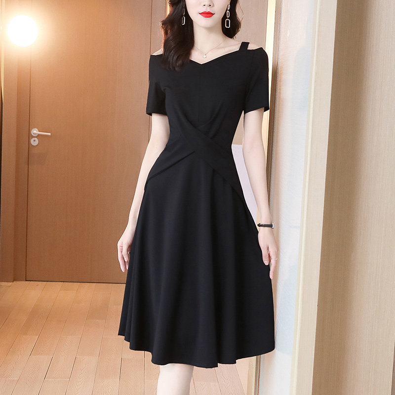 Spring women's clothing 2021 new dress black temperament high-end socialite French retro Hepburn style small black dress