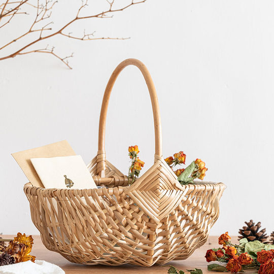 Flower Basket, Flower Packaging, Floral Art, Flower Shop, Flower Arrangement, Rattan Woven Hand-Held Wedding Flower Basket, Flower Girl, Dried Flower Bag, Flower Weaving, Handmade Basket