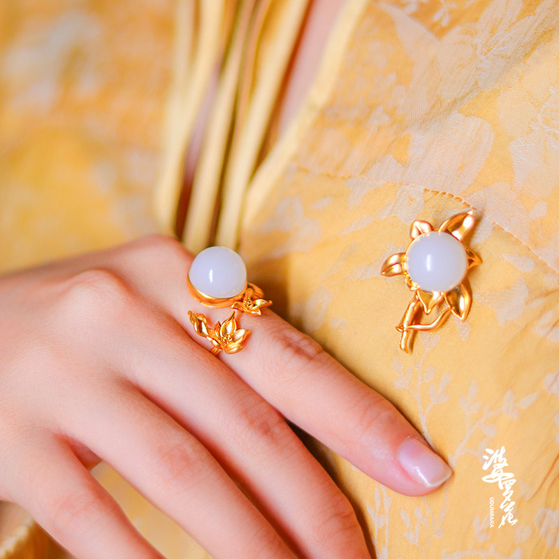 Brahflower Orchid Themed Gold-Mout Pending Xinjiang Midachi White Yu and Tian Yu Ring