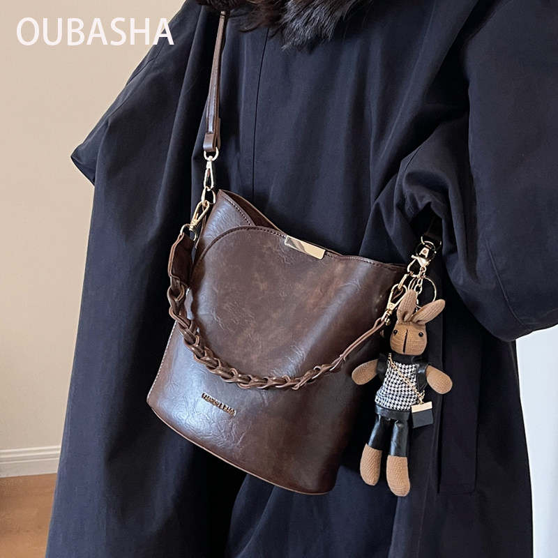 Ретро-нишевая легкая роскошная женская сумка 2025 года, новинка осени и зимы, супер-пожарная высококачественная сумка-мессенджер на одно плечо, портативная сумка-ведро