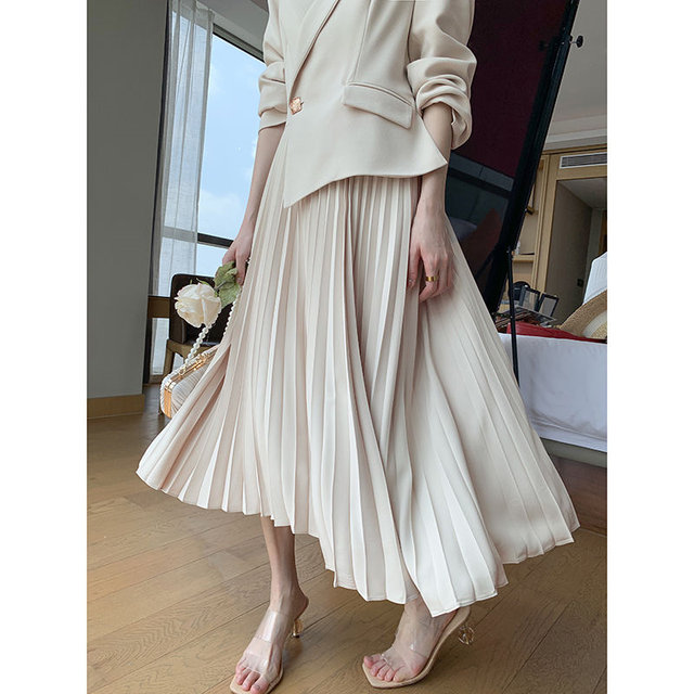 Large size fat mm fake two-piece dress 2023 spring new suit collar temperament goddess fan long-sleeved pleated skirt