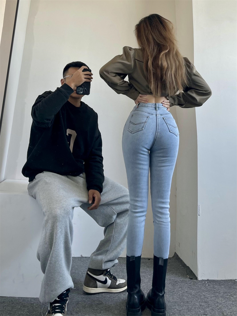 2022 new velvet warm gray high-waist elastic denim trousers women look thin skinny feet pencil leggings