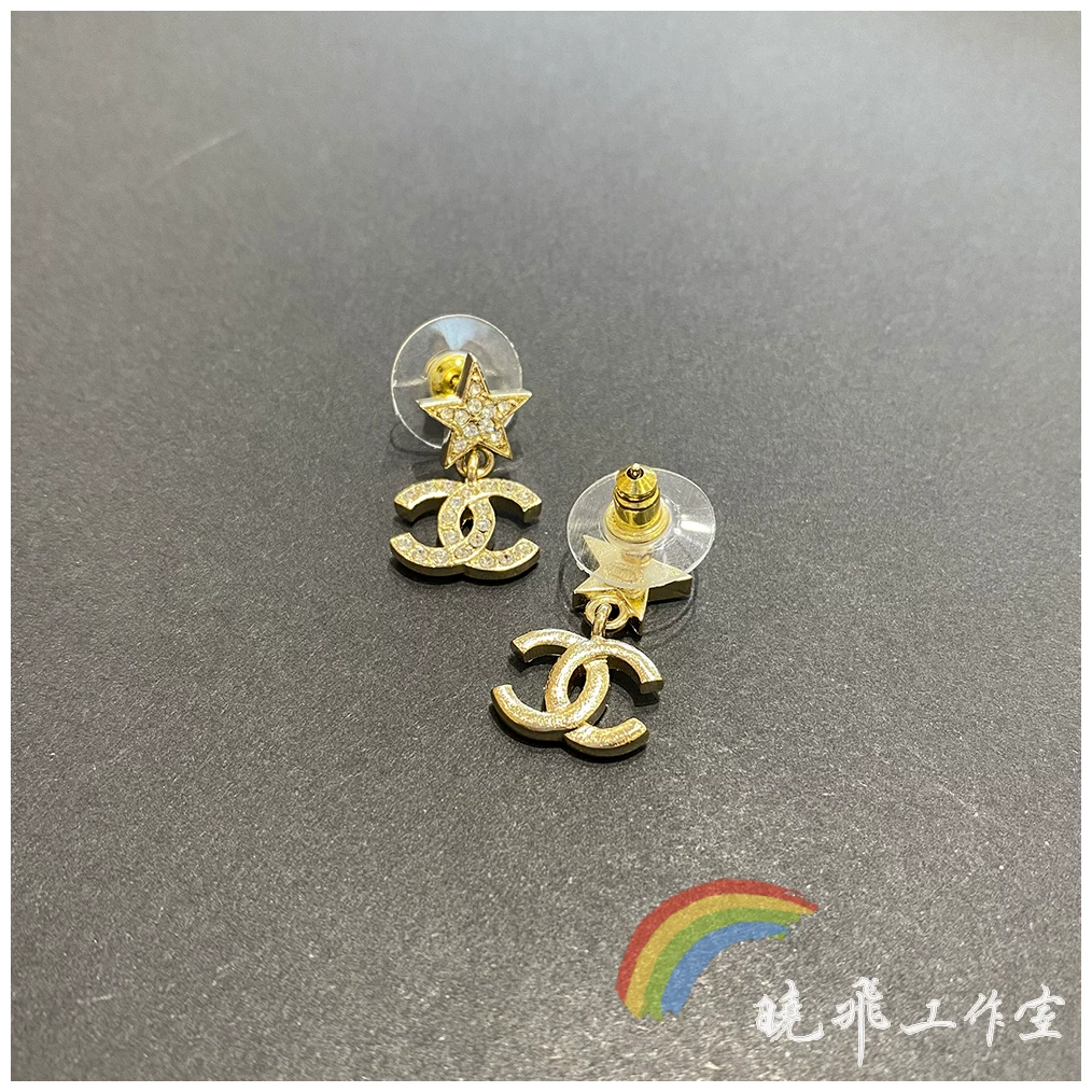 [Spot] Подлинные серьги Chanel 23A новая золотая звезда стразовая подвеска двойная C серьги