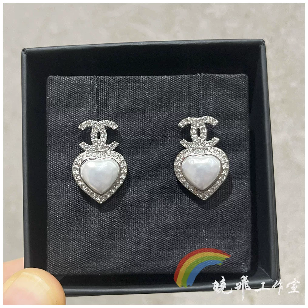 Подлинные серьги Chanel 23b, новые серебряные серьги с любовью жемчужина rhinestone двойная C