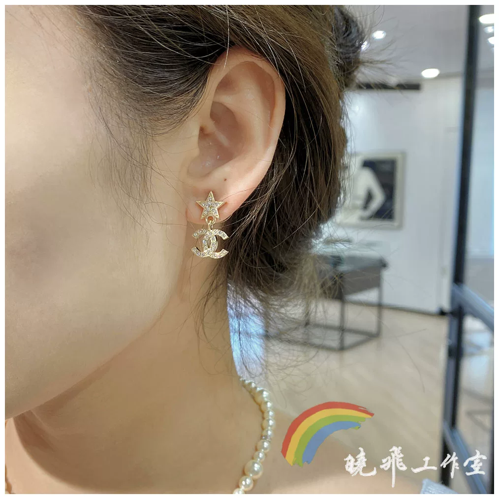 [Spot] Подлинные серьги Chanel 23A новая золотая звезда стразовая подвеска двойная C серьги