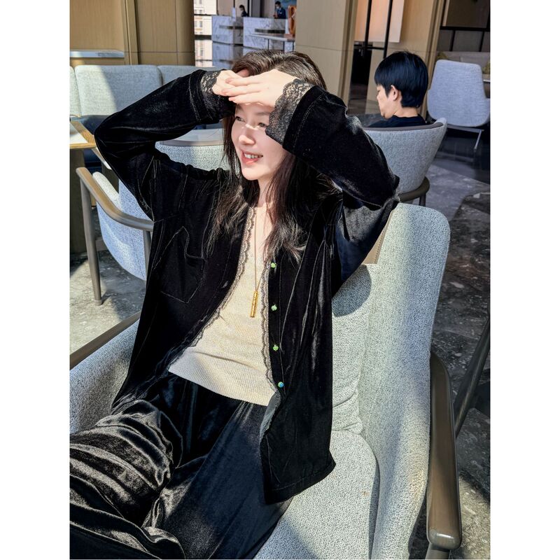 Gaili's Selection [Newcomer Shirt] Seductive Lace Velvet Shirt, Available in Various Sizes
