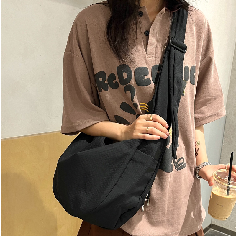 Japanese-Style High-End Nylon Canvas Dumpling Bag for Women, Casual Wide Shoulder Strap Crossbody Bag, Large Capacity Commuter Shoulder Bag