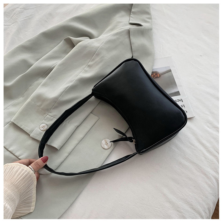 Medium Pu Leather Fashion Underarm Bag Hander Bag display picture 34