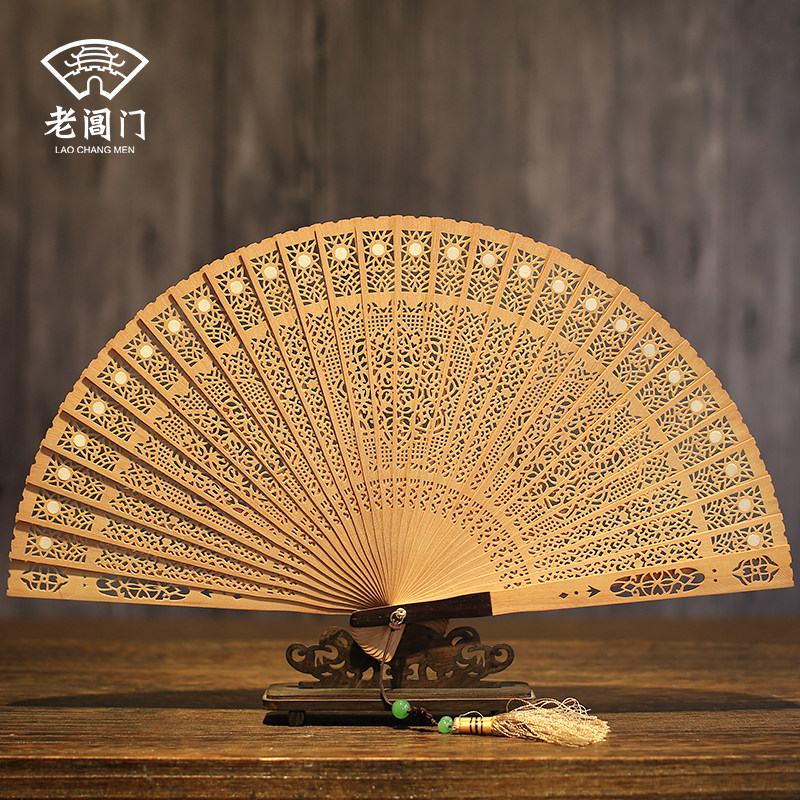 Old Changmen Suzhou sandalwood fan handicraft folding fan vintage sandalwood fan Chinese style hollow classical gift fan