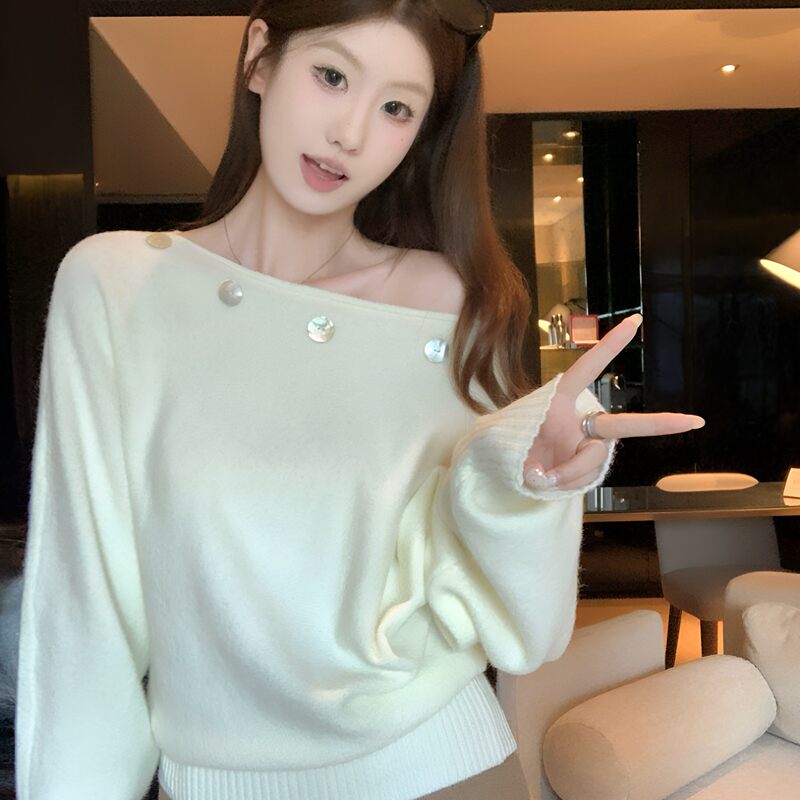 Unique and Beautiful Early Autumn Off-Shoulder Sweater for Women, Featuring a Relaxed and Lazy Style, Long-Sleeve Knit Top Unique and Beautiful Early Autumn Off-Shoulder Sweater for Women, Featuring a Relaxed and Lazy Style, Long-Sleeve Knit Top