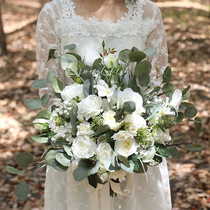 Forest white rose hand bouquet ball European and American fan-shaped green bride wedding gift simulation flower travel shooting props