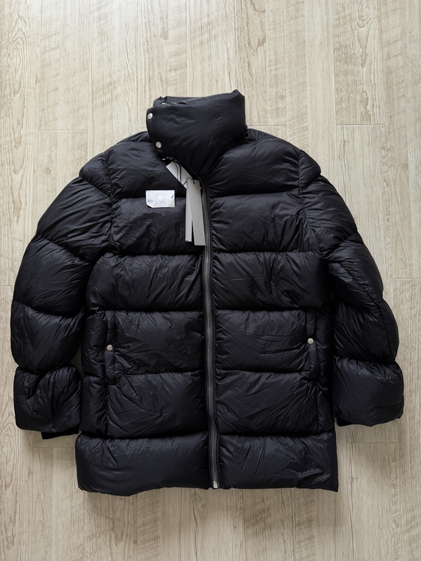 Rick Owens 26Fw Black Zip-Up Stand-Collar down Jacket for Men Rick Owens 26Fw Black Zip-Up Stand-Collar down Jacket for Men