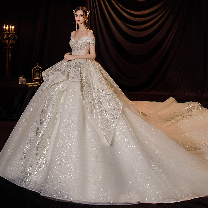 One-shoulder wedding dress 2022 new pregnant woman bride heavy industry high-end palace luxury retro long tail main yarn