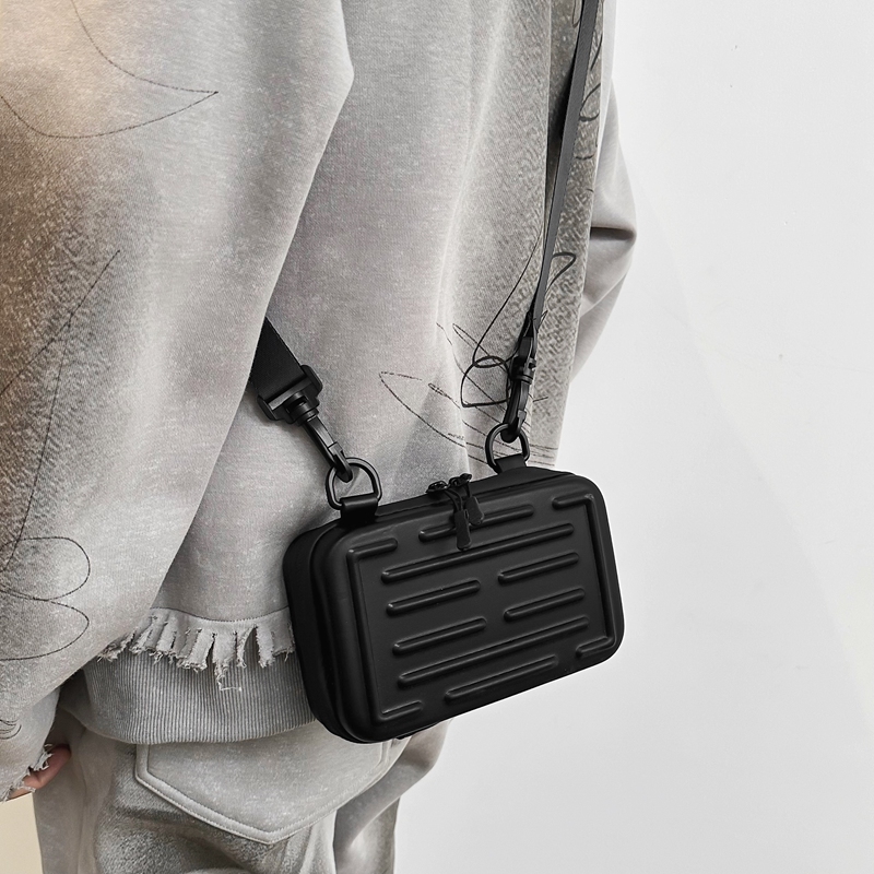 Trendy Brand Hard-Shell Small Square Bag Men's Box Bag Sports Phone Bag Crossbody Women's 2024 New High-End Shoulder Bag Trendy Brand Hard-Shell Small Square Bag Men's Box Bag Sports Phone Bag Crossbody Women's 2024 New High-End Shoulder Bag