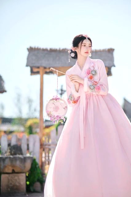 Korean Traditional Dress, Korean Wedding Dress, Yanji Clothing, Korean Clothing, New Year's Dress, Performance Photography, Art Photo Korean Traditional Dress, Korean Wedding Dress, Yanji Clothing, Korean Clothing, New Year's Dress, Performance Photography, Art Photo