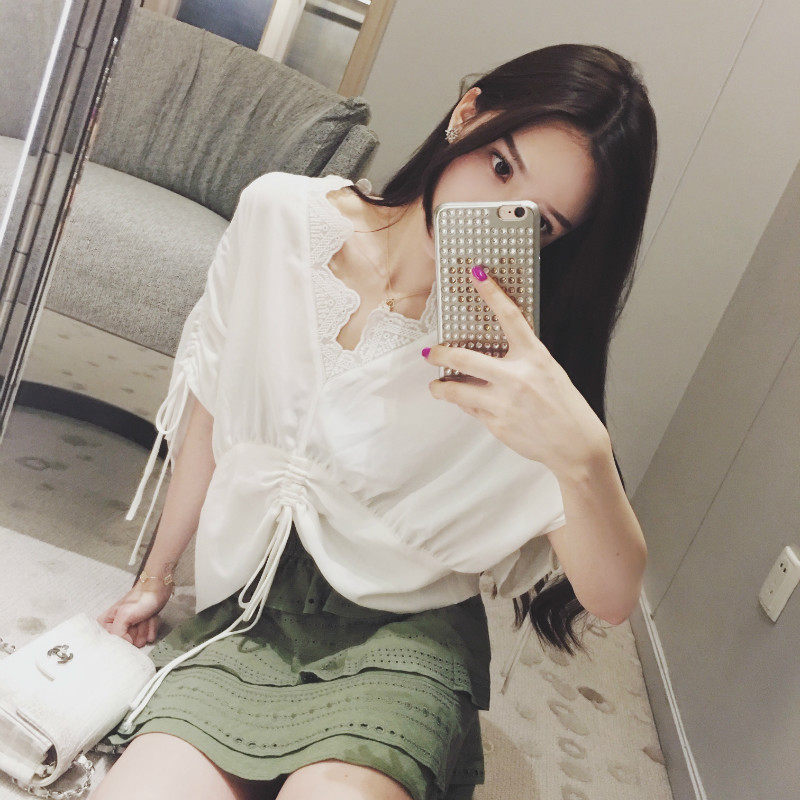 @ZY喜哥 甜美百搭 抽绳系带V领绣花蕾丝边小清新上衣蝙蝠袖女装夏