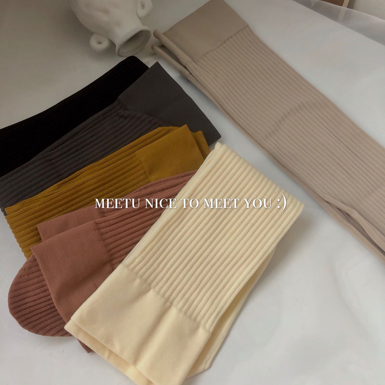 Year-old gentle calf socks vertical stripes simple academic style middle tube calf socks anti-fall autumn and winter color system