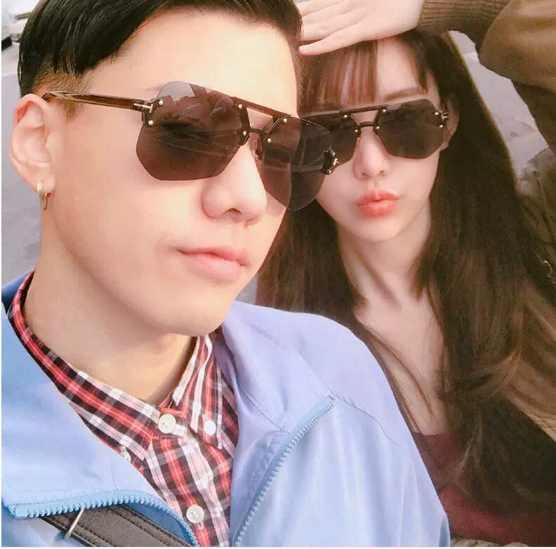Ngôi sao có cùng đoạn văn đa giác phong cách Hàn Quốc lưới màu đỏ mờ kính râm kính râm kính gọng kính trang trí kính