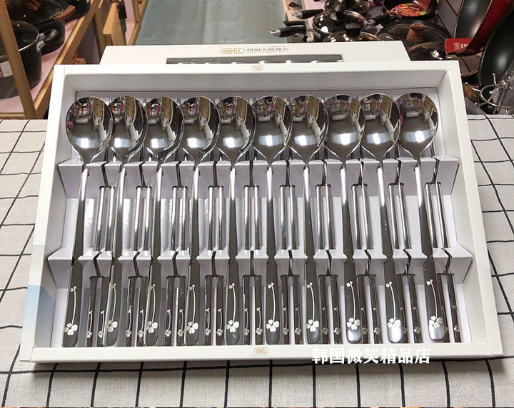 Korean Original Imported Hanil Spoon and Chopstick Stainless Steel Tableware Gift Box, Ten Spoons, Ten Pairs of Chopsticks, 5-Piece Set Korean Original Imported Hanil Spoon and Chopstick Stainless Steel Tableware Gift Box, Ten Spoons, Ten Pairs of Chopsticks, 5-Piece Set