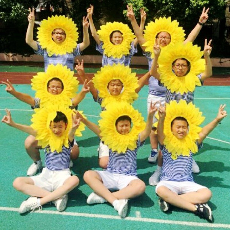 Sunflower head cover sports meeting admission square props creative sunflower face cover hat kindergarten dance hand flower