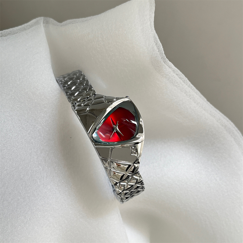 Millennial Personality Triangular Tyrannosaurus Rex Eye Retro Heavy-Duty Trendy Men's and Women's Fashion Unique Niche Design Watch