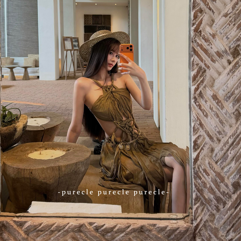 French-Style Dress with a High-End Feel, Vintage Halter Neck Birthday Party Gown, Hollow-Out Backless Waist-Cinching Long Dress