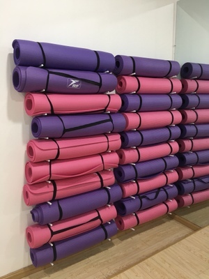 Yoga mat storage floor shelving shelf Home Cannon Barrel Wall-mounted Shelf Fitness Room Athletic Equipment Placement Rack