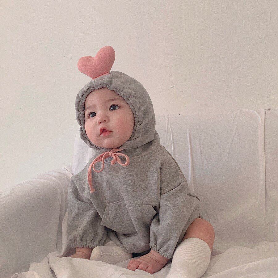Baby triangle romper autumn and winter new men's and women's baby hooded peach heart plus velvet thickened baby jumpsuit bag fart clothes