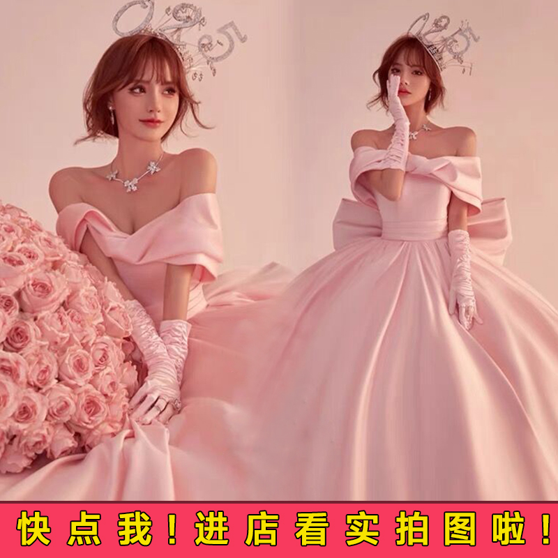 Fuchsia clothing suitable for photo sessions for beloved, wedding dress with bow, open shoulders Fuchsia clothing suitable for photo sessions for beloved, wedding dress with bow, open shoulders
