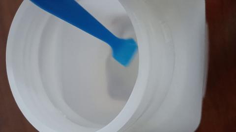 95块买1kg导热硅脂。这个玩意儿是CPU的“液体冰丝空调”？