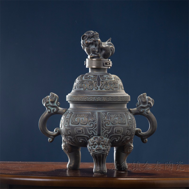 Jingdezhen ceramic wine bottle 4 kg imitation bronze antique seal four pounds of lion ear three-legged ding wine bottle wine jar