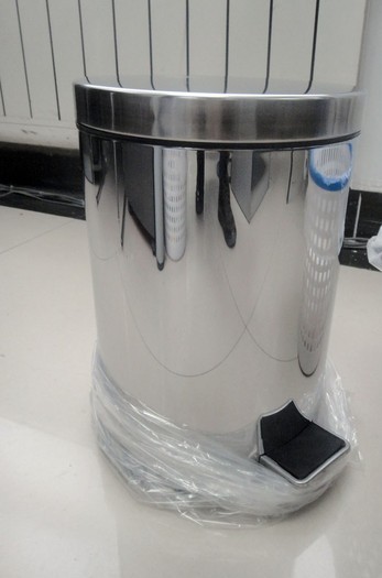 European high-grade stainless steel trash can creative fashion household kitchen powder room foot-type trash can