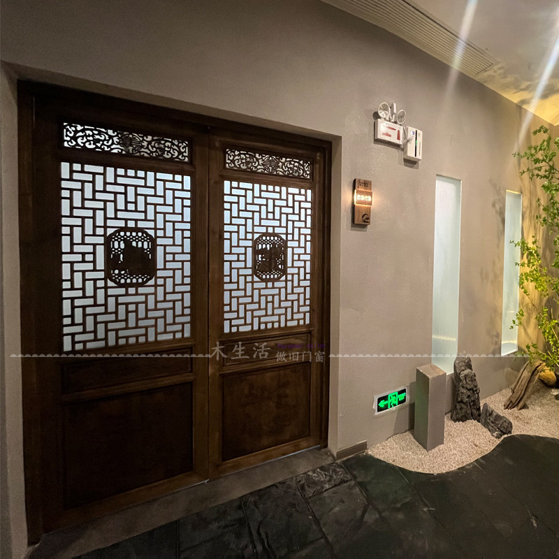 Dongyang wood carving Chinese solid wood imitation ancient doors and windows fragrant Zhangmu made of old partition screen retro flower grille gate set to do