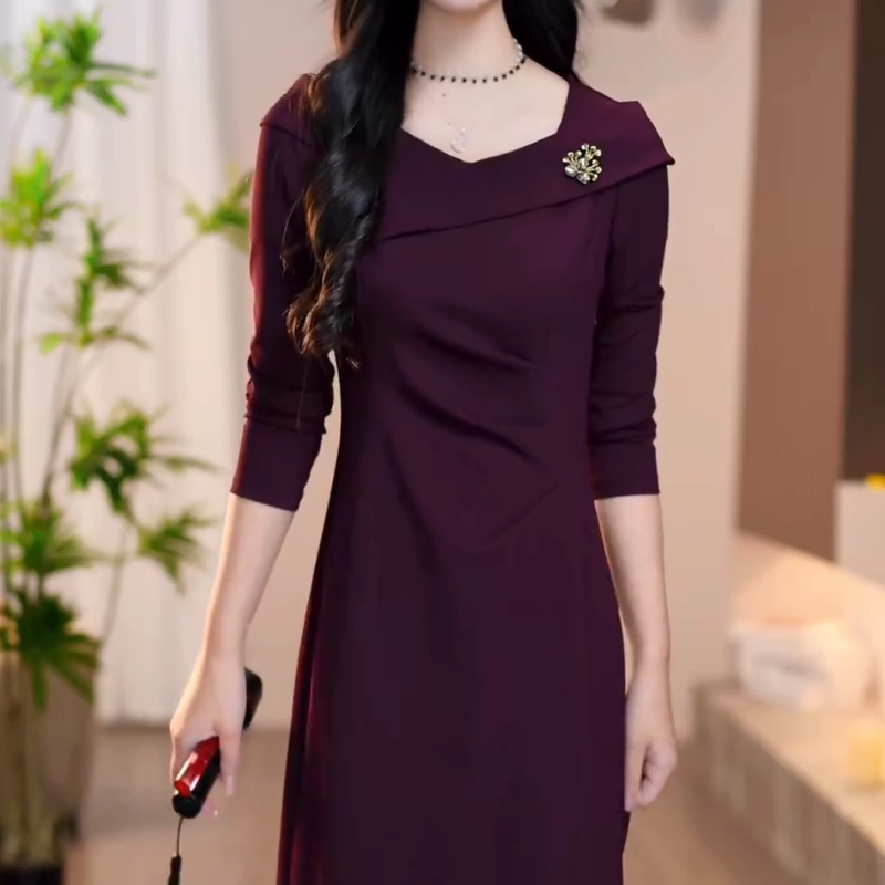 Elegant Design, High-End and Exquisite Purple Dress, 2025 Autumn New Style, Versatile and Age-Reducing Mid-Length Skirt