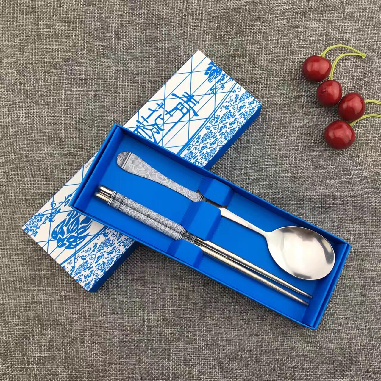 New event Celebration auspicious Tableware Two Sets Green Flower Porcelain Stainless Steel Portable Fork Spoon Chopstick Suit-Taobao