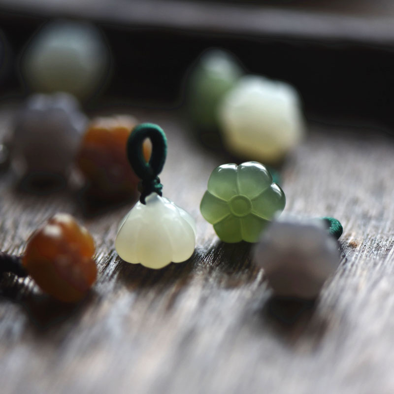 A nest of natural Hetian jade Fu Melon necklace Happy pumpkin hand rope fine pick jade pendant with certificate