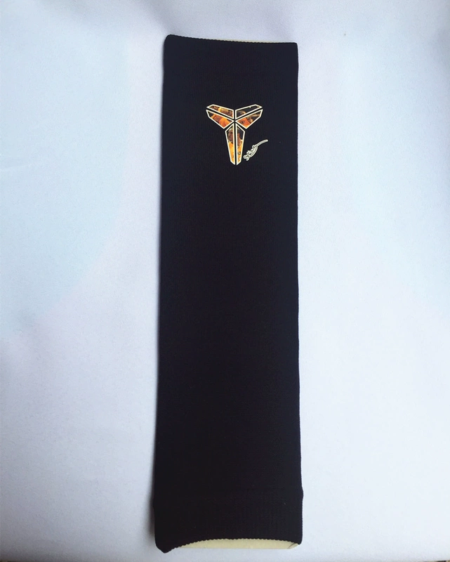 Kobe logo cánh tay bông cánh tay bóng rổ bảo vệ cánh tay thể thao bảo vệ thiết bị cung cấp dài khuỷu tay tay người hâm mộ lưu niệm - Dụng cụ thể thao