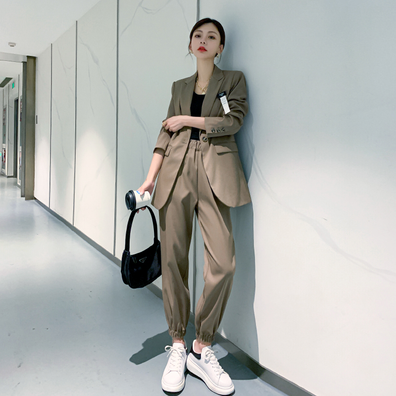 Suit suit woman 2021 spring autumn new Korean version Fashion casual design Sensation Fried Street Professional suits Two sets