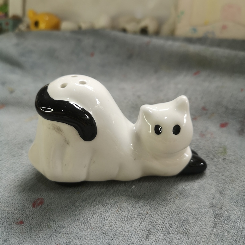 Ink Porcelain, Ceramic Crafts, Ceramic Halloween Ghost Cat Salt and Pepper Shaker Ornament