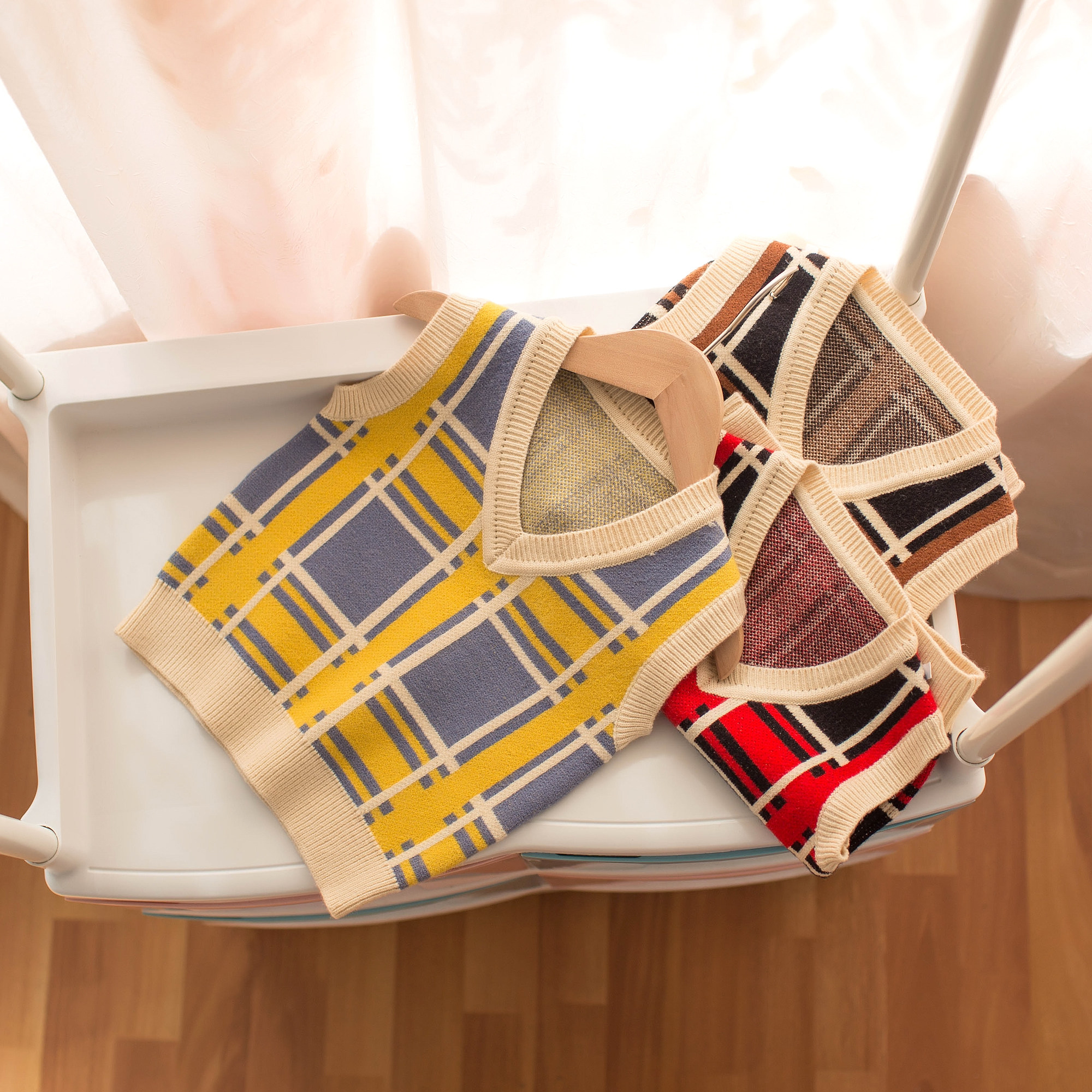 2021 Spring paragraph Child hair line vest Men's baby V collar Children jacquard vest headsets waistcoat Knitted Waistcoat