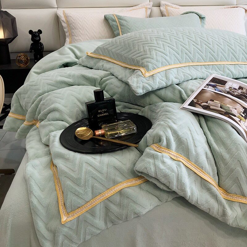 Milk velvet French net red atmospheric four-piece set high gram weight winter thickening plus velvet warm ab version quilt bed cover