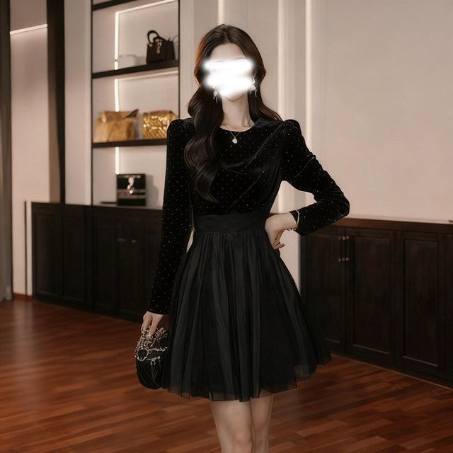 2026 Spring New Style Women's French-Style Waist-Cinching Slimming Round-Neck Long-Sleeved Dress Black Elegant Ladylike Style D4136