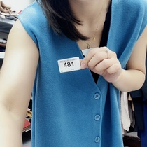 The cashmere sweatshirt picks up the drain 481.